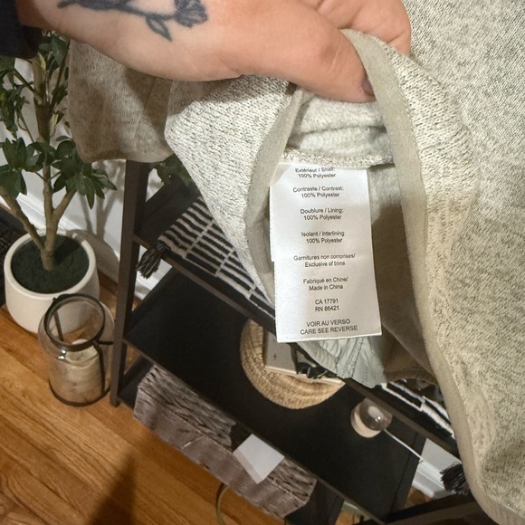 Kyodan Gray Chevron Quilted Puffer Coat size large - Picture 6 of 7